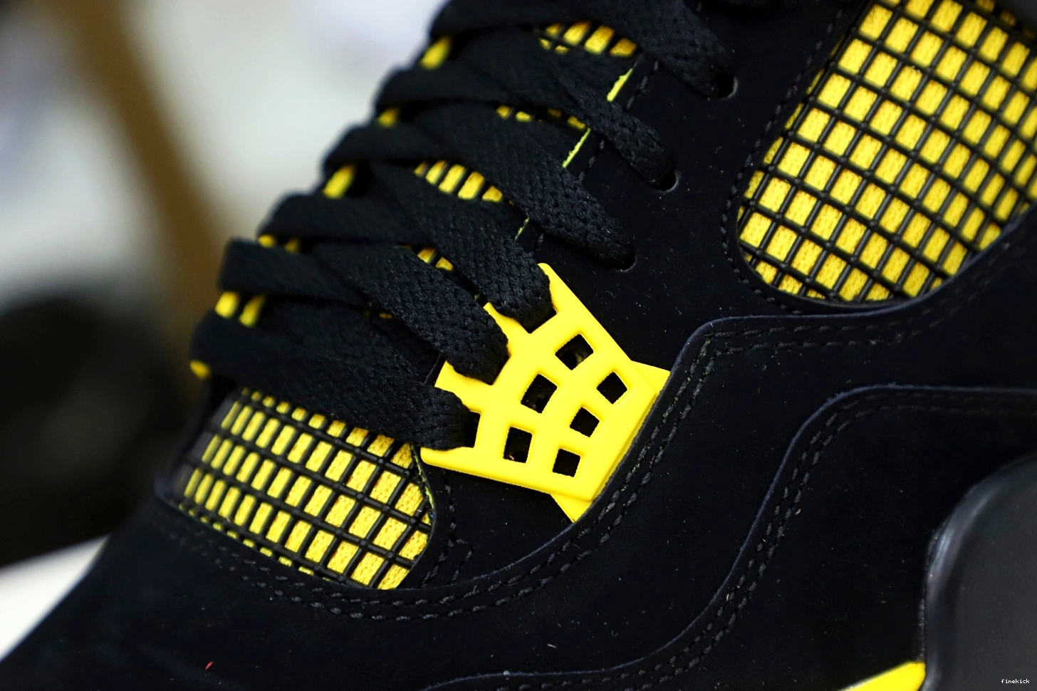 Air Jordan  Jordan4 2023 thunder 0926